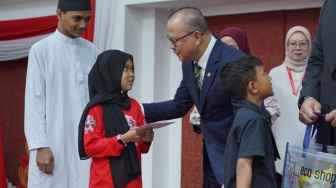 Menteri P2MI Mukhtarudin Tegaskan Negara Hadir untuk Anak Pekerja Migran di Malaysia