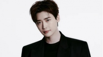 Bentrok Jadwal, Lee Jong Suk Dipastikan Batal Bintangi Iseop's Romance