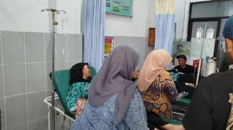256 Siswa SMPN 1 Kabuh Jombang Bertumbangan Usai Santap MBG