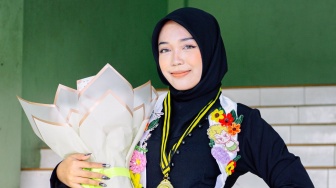 5 Rekomendasi Cushion Tahan Air untuk Acara Wisuda Outdoor sesuai Review