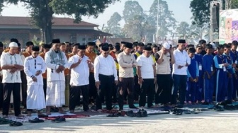 Dilanda Kekeringan, Ribuan Pramuka Gelar Shalat Istisqa Minta Turun Hujan