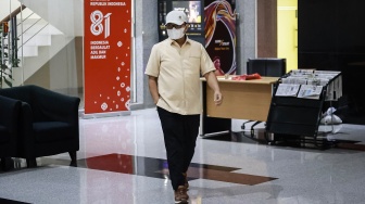 Ketua Komisi I DPRD Kota Bengkulu Bambang Hermanto berjalan usai menjalani pemeriksaan di Gedung Merah Putih KPK, Jakarta, Jumat (4/9/2026). [ANTARA FOTO/Dhemas Reviyanto/nym]