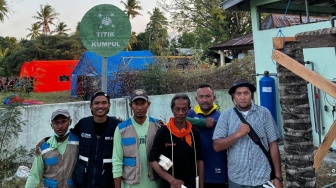 PTBA Bantu Sediakan Air Bersih Siap Minum untuk Korban Bencana di Manggarai Timur