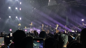 Dari Tiara Andini hingga Aksi Unik Wagub Jatim, Inilah Rangkuman Konser 40 Tahun Kahitna