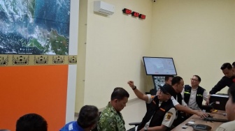 Gunung Anak Krakatau Masih Erupsi: 6 Daerah di Lampung Diselimuti Abu Vulkanik
