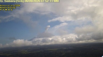Semeru Erupsi Lagi Minggu Pagi, Semburkan Abu Vulkanik Setinggi 1.000 Meter ke Langit
