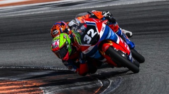 Ngamuk di Race 2 Valencia, Kiandra Ramadhipa Tembus Batas dan Catat Waktu Tercepat di Moto3