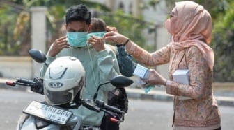 Tip Dokter Lulusan Harvard Hadapi Abu Krakatau Agar Kulit Tak Iritasi