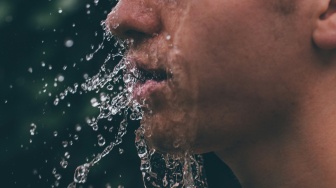 Apakah Cuci Hidung Ampuh Lindungi Pernapasan dari Abu Vulkanik? Ini Kata Dokter