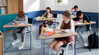 Shadow Education di Balik Antrean Bimbel: Benarkah Sekolah Kehilangan Peran?