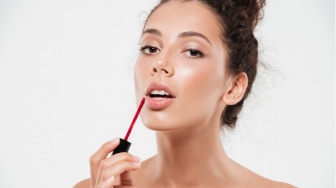4 Lip Tint Peptide Lokal di Bawah 100 Ribu: Bikin Bibir Plumpy Anti-Kering!