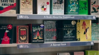 Rayakan Hari Literasi Sedunia dengan Mengenal 5 Buku yang Pernah Dilarang