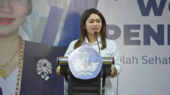 Gaji Eva Stevany Rataba, Anggota DPR RI yang Viral karena Masuk Desil 4