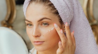 Urutan Penggunaan Krim Pagi dalam Skincare, Tetap Wajib Pakai Sunscreen!