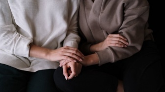 Realita Sepi yang Disimpan Diam-diam: Beratnya Hidup Minim Support System