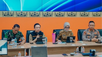 ASN Lampung Tetap Ngantor di Tengah Abu Vulkanik, Ini Alasannya