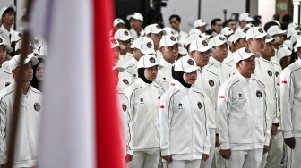 Sejumlah atlet dan ofisial Indonesia mengikuti acara Pengukuhan Tim Indonesia untuk Asian Games 2026 di Wisma Serba Guna Gelora Bung Karno, Jakarta, Rabu (9/9/2026). [ANTARA FOTO/Fauzan/wsj]