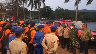 7 Jurnalis Hilang Saat Meliput Gunung Anak Krakatau, Tim SAR Perluas Pencarian
