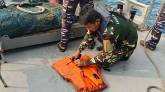 Pelampung Ditemukan di Lokasi Pencarian 5 Jurnalis, TNI: Belum Bisa Dipastikan