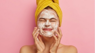 Busa Creamy dan Lembut di Wajah, 5 Pilihan Whip Cleanser yang Wajib Dicoba!