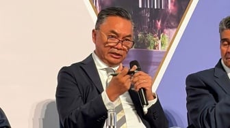 Tak Minta Kado Mewah, Dino Patti Djalal Tantang Netizen Lakukan Ini di Hari Ulang Tahunnya