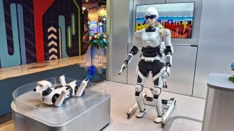 AiMOGA Hadir di Indonesia, Robotnya Bisa Sambut Tamu hingga Bawa Barang