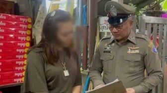 Polisi Temukan Uang Rp1,9 M di Rumah Sika Ae Wanita di Video Viral Biksu Thailand