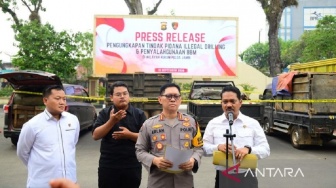 Sindikat BBM Ilegal di Jambi Terbongkar: 8 Tersangka Ditangkap, 22,8 Ton Minyak Disita!