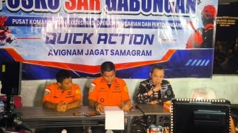 TNI AL Kembali Temukan Pelampung Orange di Dekat Gunung Anak Krakatau