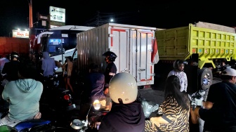 Antre 7 Jam Demi Pertalite, Ojol di Makassar: Kami Butuh, Bukan Panic Buying