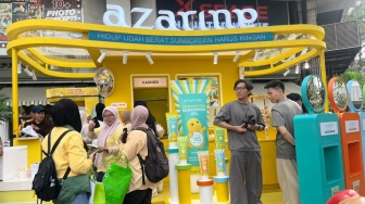 Azarine Gandeng Nailong Hadirkan Sun-Block di Blok M, Ada Sunscreen Gratis