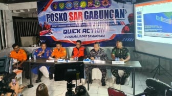 Hari Keenam Pencarian 5 Jurnalis-3 Kru Kapal, Tim SAR Temukan 2 Terpal, 3 Life Jacket dan 1 Galon