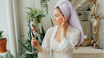 Skincare Routine ke Beauty Consumerism: Self-Care Dijadikan Alasan Belanja?