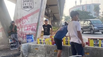 Akali Ulah Pak Ogah yang Suka Buka Jalan, Simpang Pesing Kini Diblokir Pakai Beton!