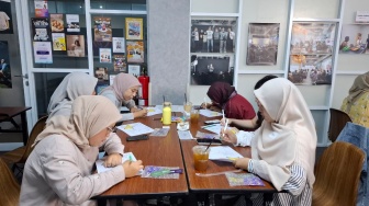 Membaca, Memahami, dan Merefleksi: Seni Menjaga Fokus di Tengah Serbuan Gawai