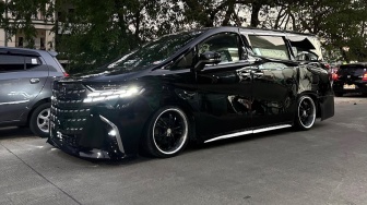 Disulap 'Penyihir' Makassar, Toyota Alphard 2012 Ini Bisa 'Time Travel' ke Tahun 2026