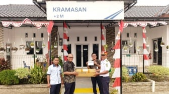 Kabut Asap Palembang, KAI Bagikan 2.800 Masker untuk Lindungi Pekerja Operasional