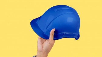 Helm Proyek Biru Artinya Apa? Bukan Sekadar Pelindung, Ternyata Ini Jabatannya