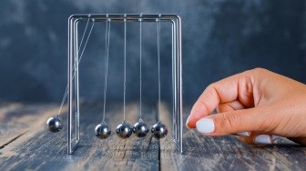 8 Perbedaan Energi Potensial Gravitasi dan Energi Potensial Pegas