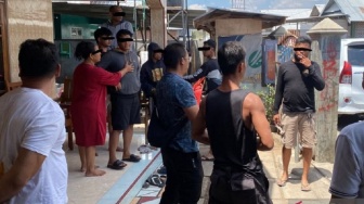 Ricuh Penggerebakan Bandar Narkoba di NTB: Polisi Disabet Parang, Warga Ditembak