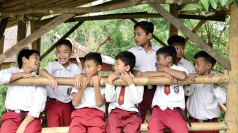 Membongkar Rapuhnya Pendidikan Indonesia: Masihkah Kita Mau Menyangkal?