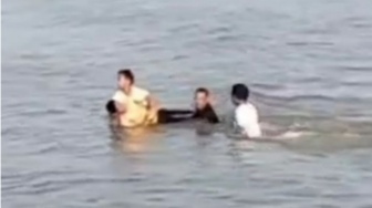 Pencarian Semalaman Berakhir Tragis, Siswa SMK Ditemukan Tewas 50 Meter dari Pantai Jatisari Rembang
