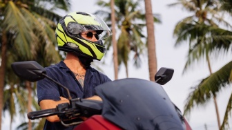 6 Cara Memilih Helm Motor yang Sesuai dengan Standar Keselamatan SNI