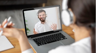 Interview Online vs Offline, Mana yang Lebih Masuk Akal?