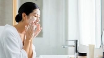 Cegah Pori Tersumbat! 4 Cleanser Tea Tree Korea untuk Wajah Bebas Bruntusan