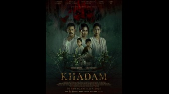 Ulasan Film Khadam: Sajian Horor Lintas Negara dengan Sensasi Atmosferik!