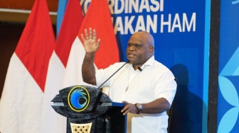 Natalius Pigai Tegaskan Tak Takut Kena Reshuffle: Bangun Bangsa Harga Mati