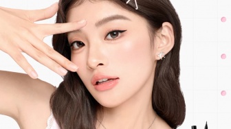 Eyeliner Pinkflash Apakah Aman? Ini Harga dan Review Pembeli