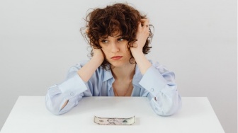 Financial Anxiety: Saat Memikirkan Uang Lebih Melelahkan dari Mencari Uang