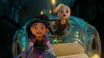 Netflix Rilis Trailer Steps, Angkat Sisi Lain Saudari Tiri Cinderella